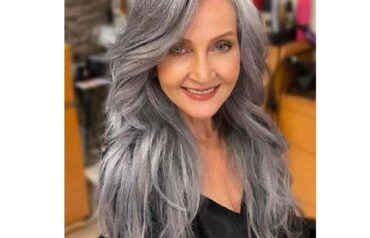 Long Hairstyles For Women Over 50 (12)