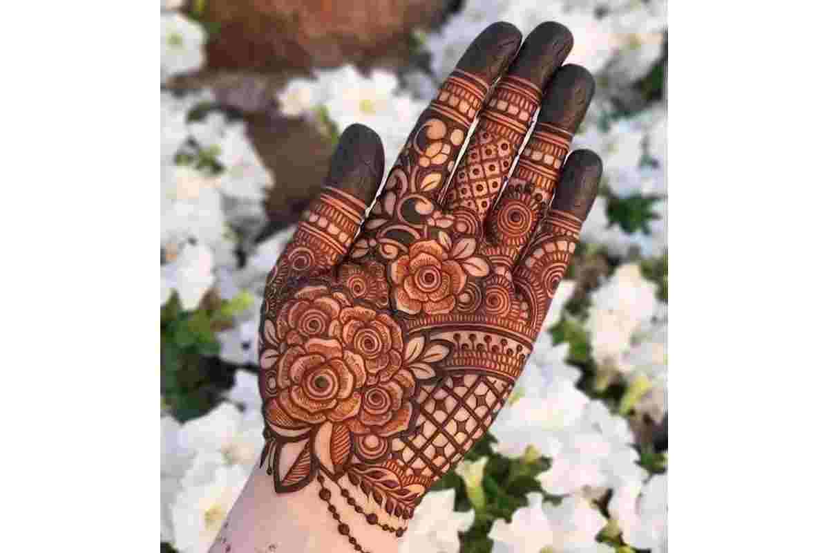 Royal Front Hand Mehndi Design (12)