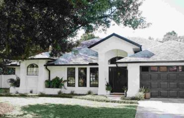 Single Story White House Black Trim (7)