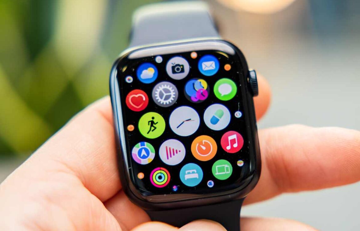 What is an Apple Watch? – Describe, Briefly